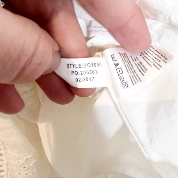 Vineyard Vines | Halter Dress With Eyelet Detail Front Tassel Tie - Picture 6 of 6